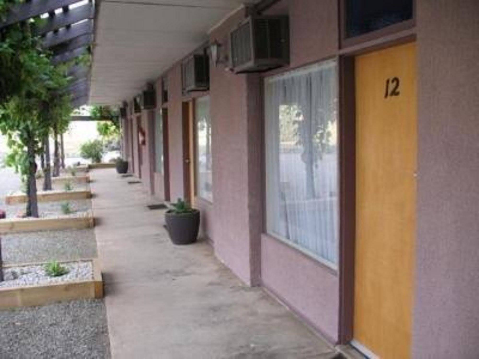 Stawell'S London Motor Inn エクステリア 写真