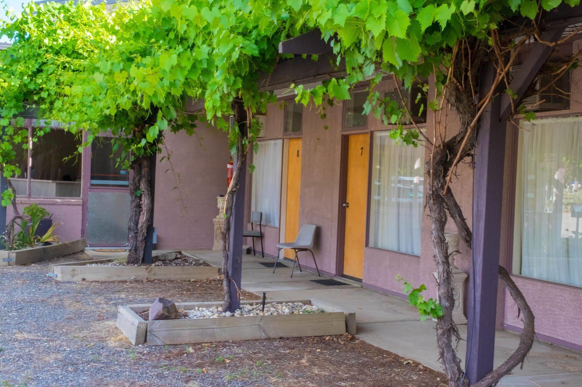 Stawell'S London Motor Inn エクステリア 写真