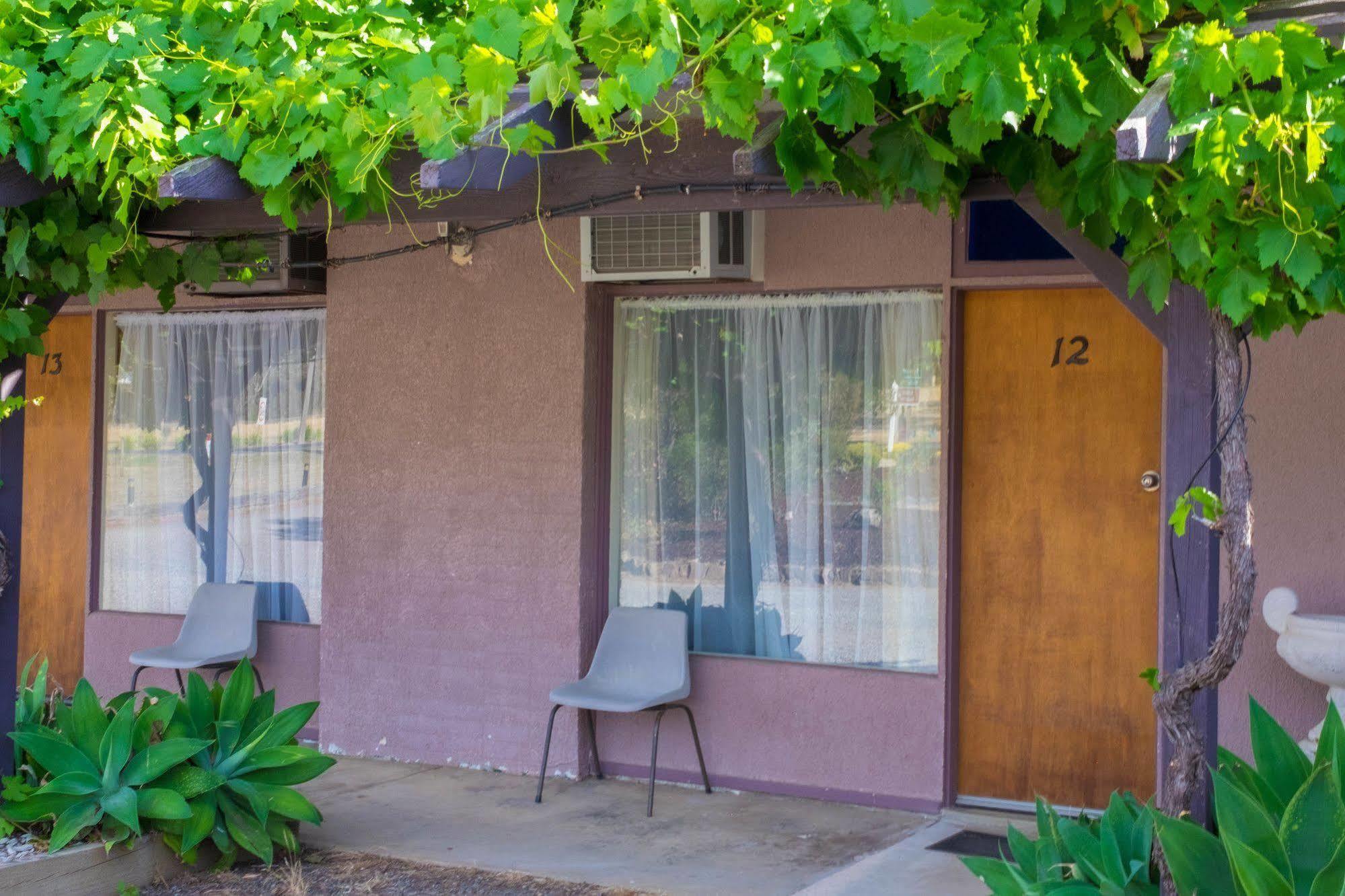 Stawell'S London Motor Inn エクステリア 写真