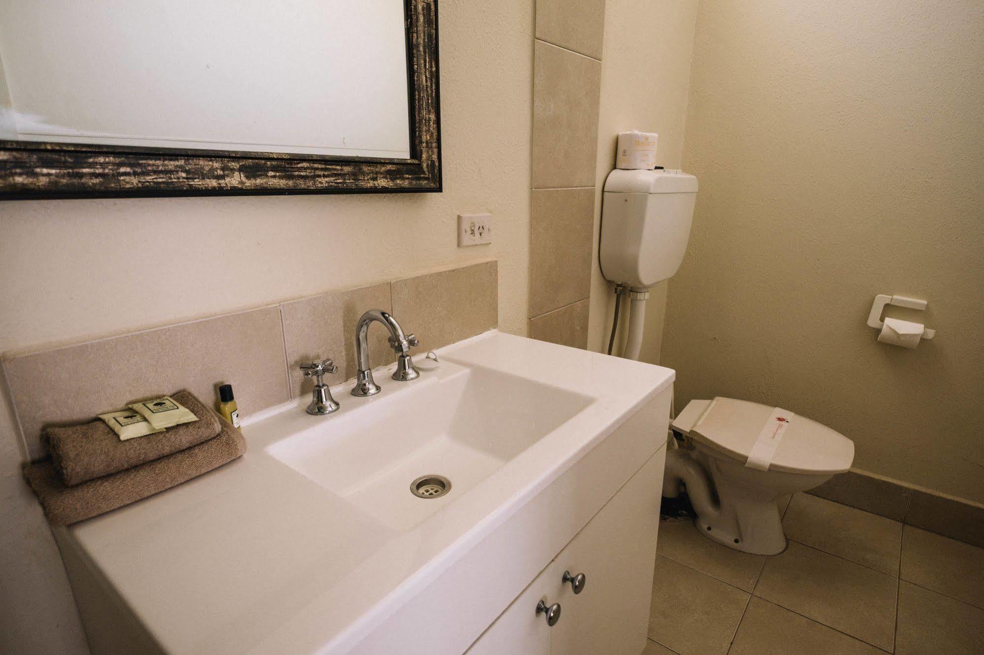 Stawell'S London Motor Inn エクステリア 写真